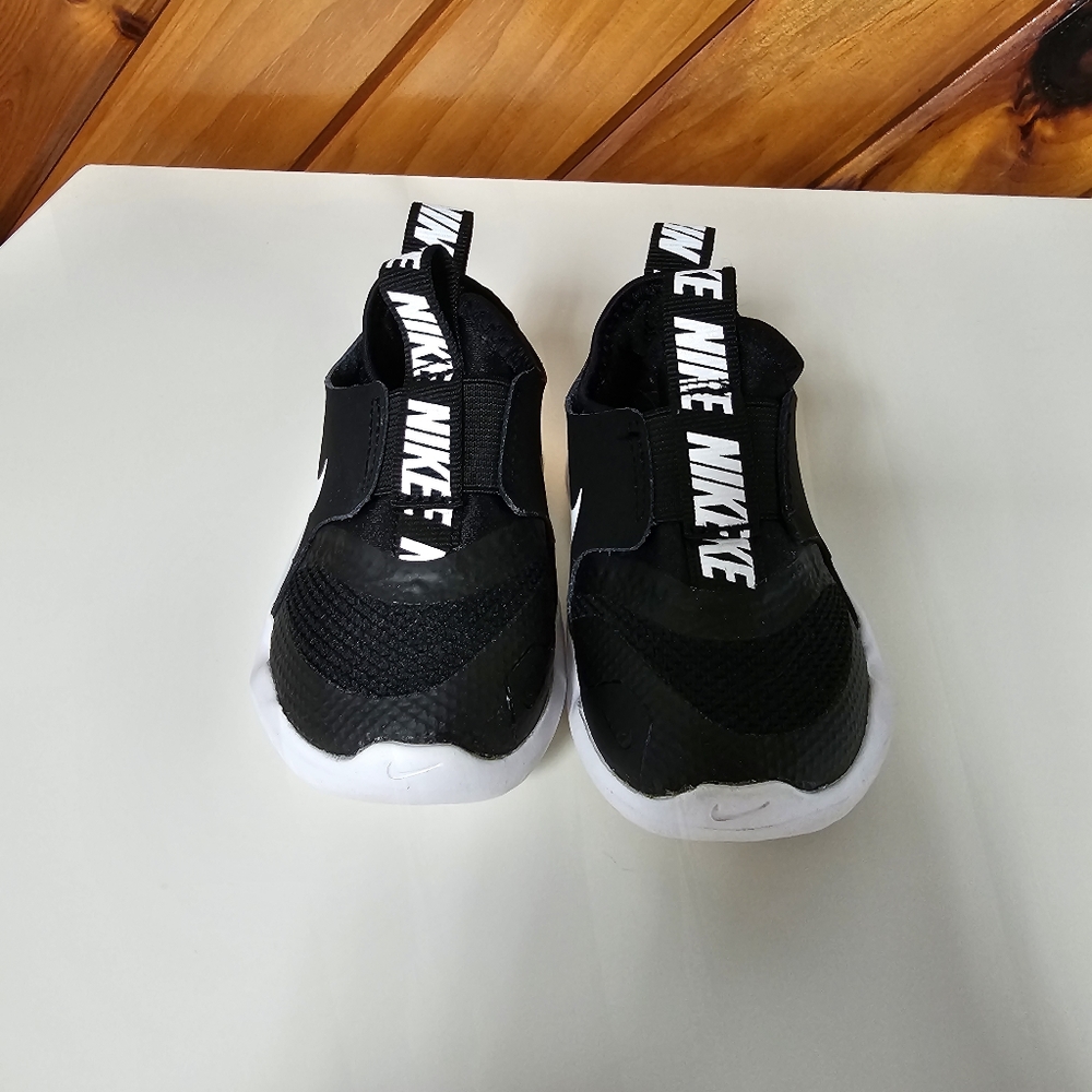 Baby/toddler Nike flex tennis shoes